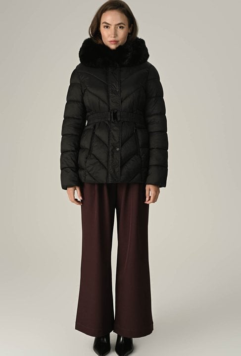 Ocieplana kurtka z paskiem w tali