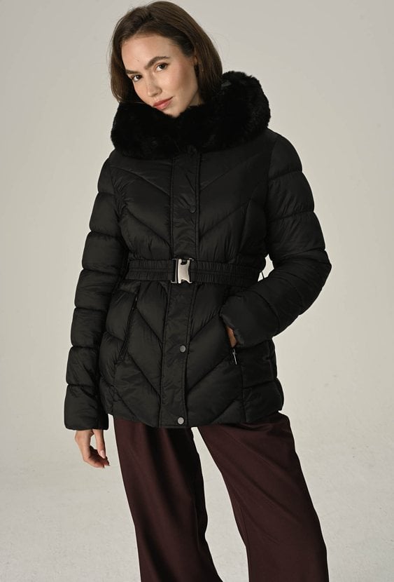 Ocieplana kurtka z paskiem w tali