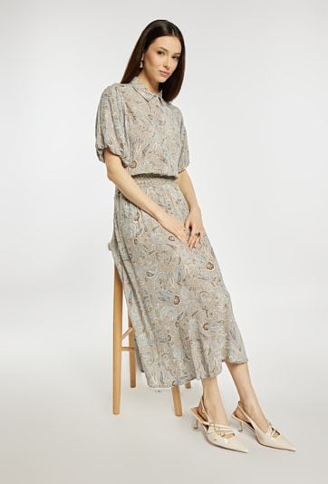 Wzorzysta sukienka midi