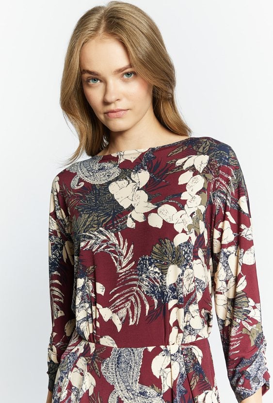 Sukienka damska z gumką w pasie