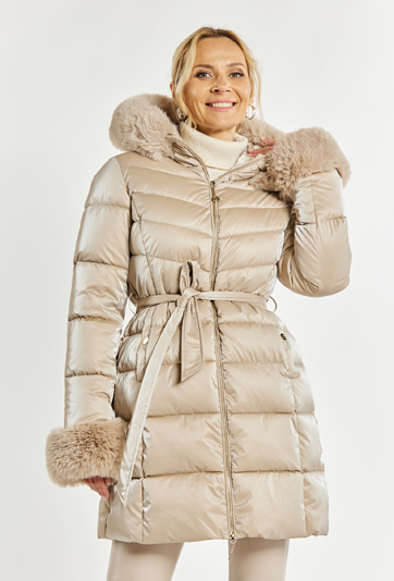 Płaszcz damski z pikowaniem