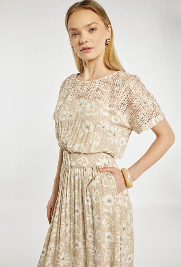 Sukienka midi z paskiem