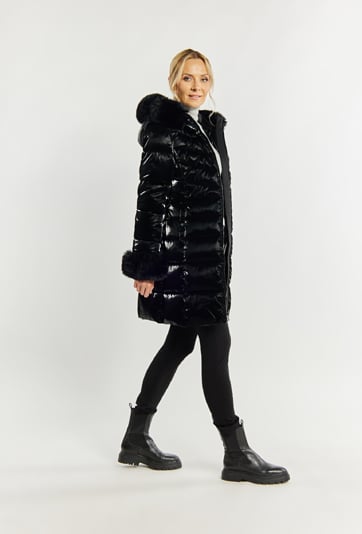 Płaszcz damski z pikowaniem