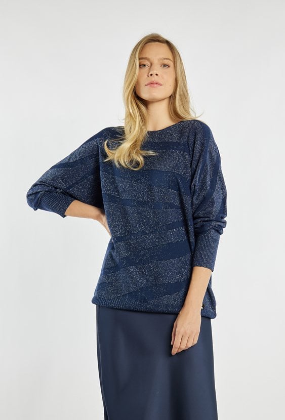 Sweter z delikatnym połyskiem