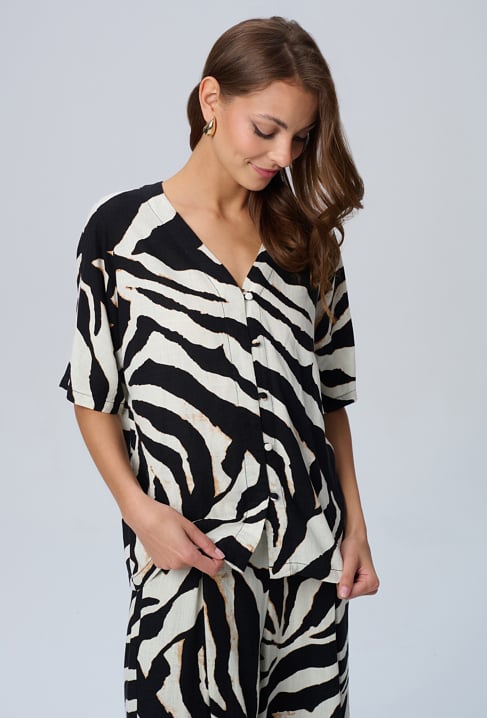 Bluzka na guziki z domieszką lnu