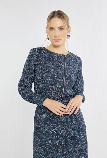 Sukienka z wiązaniem w talii