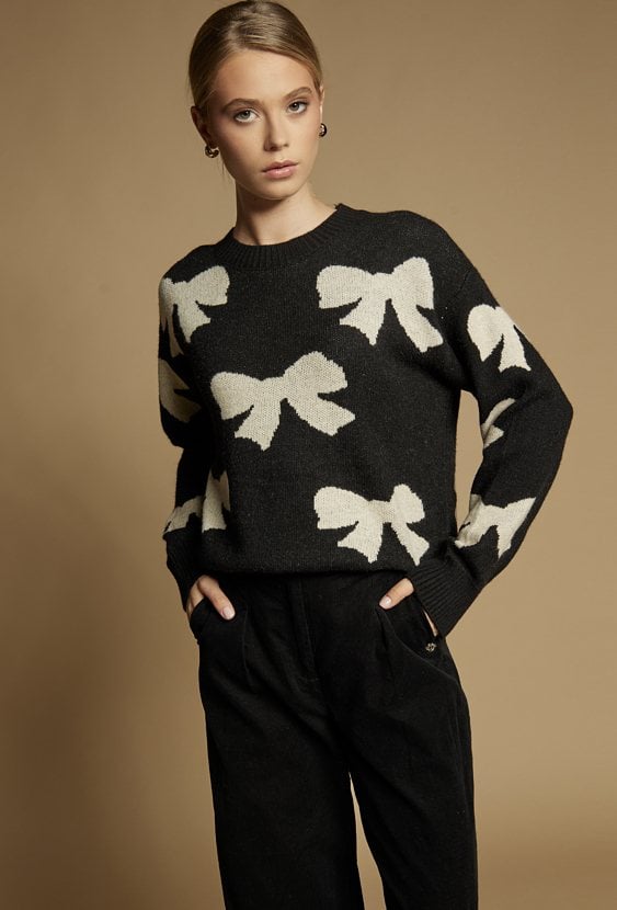 Sweter damski z kokardkami