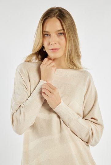 Sweter z delikatnym połyskiem