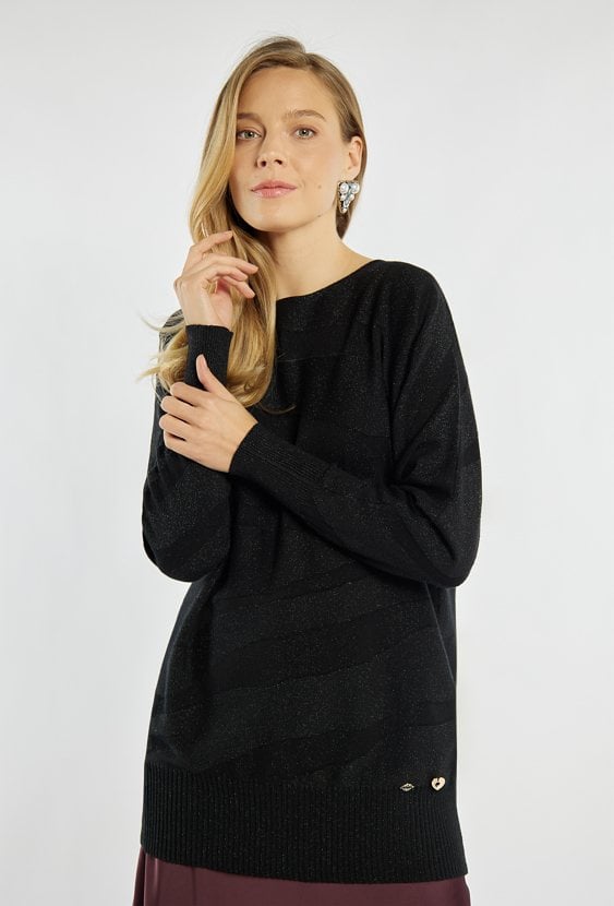 Sweter z delikatnym połyskiem