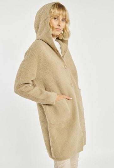 Dłuższy sweter z kapturem