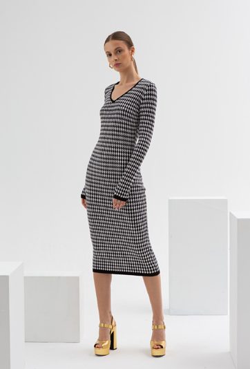 Wiskozowa sukienka w pepitkę