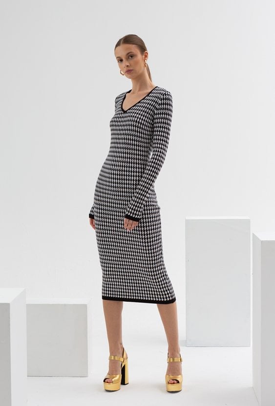 Wiskozowa sukienka w pepitkę