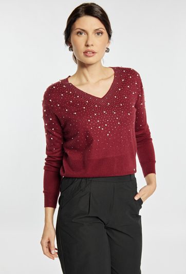 Sweter z koralikami