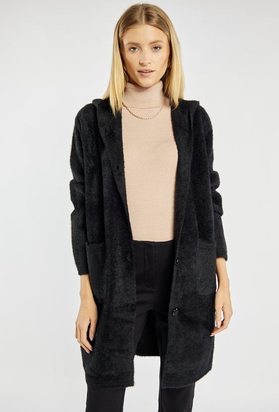 Dłuższy sweter z kapturem