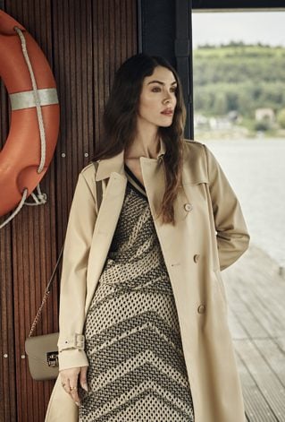 Płaszcz damski z imitacji skóry