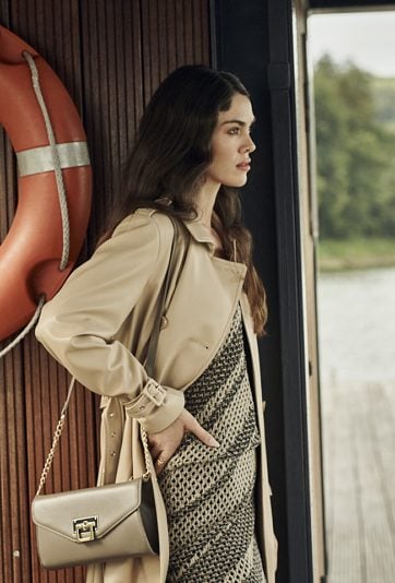 Płaszcz damski z imitacji skóry