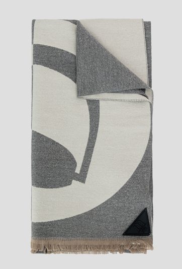 Szal damski z eleganckim wzorem