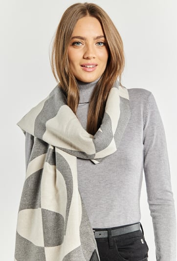 Szal damski z eleganckim wzorem