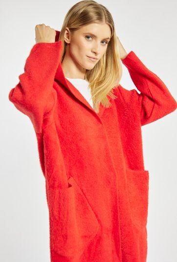 Długi sweter z kapturem