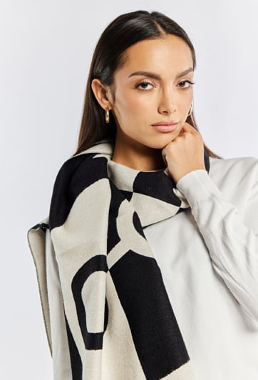 Szal damski z eleganckim wzorem