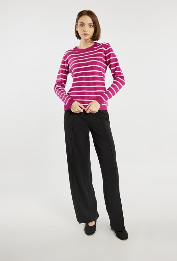 Sweter w paski