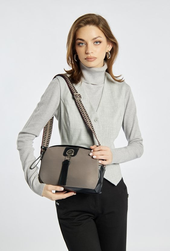 Damska torba ze stylowymi frędzlami