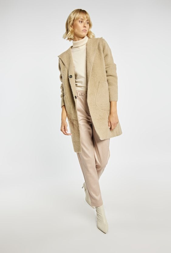 Długi sweter z kapturem