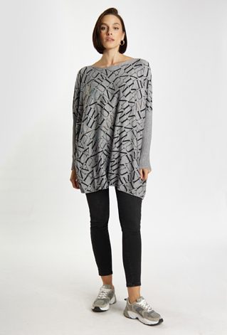 Sweter o swobodnym kroju z wzorem