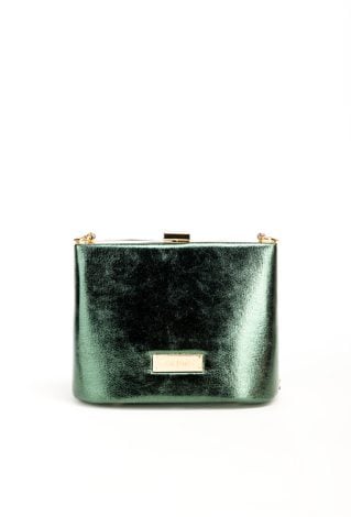 Kuferek z delikatnym połyskiem