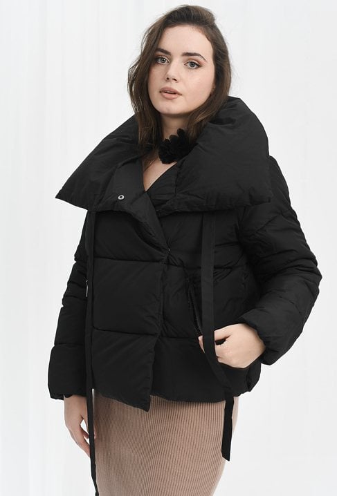 Czarna ocieplana krótka kurta