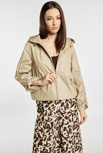 Lekka kurtka z kapturem