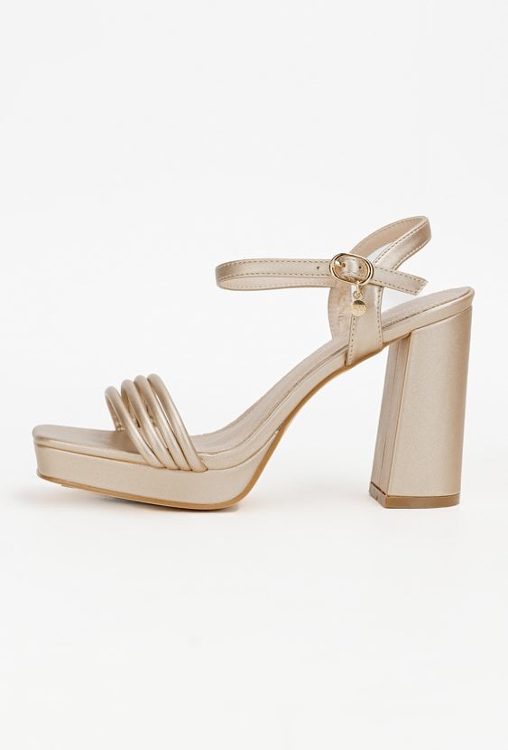 Złote sandały damskie