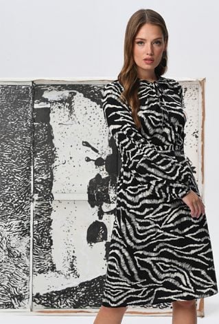 Wiskozowa sukienka w czarno- beżowy print