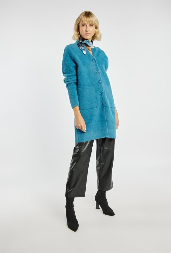 Dłuższy, rozpinany sweter