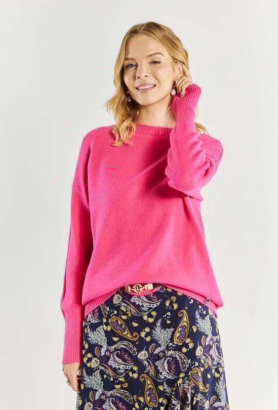 Sweter damski z zawieszkami