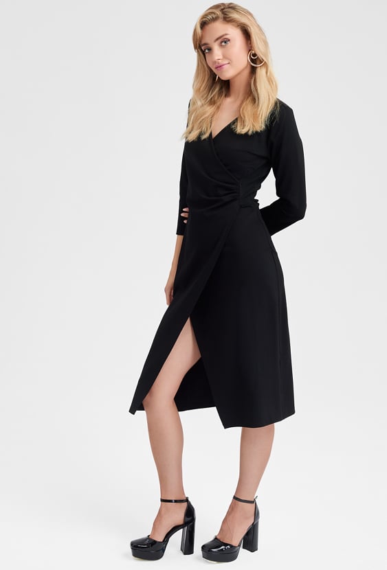 Czarna kopertowa sukienka