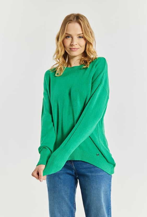 Sweter damski z zawieszkami