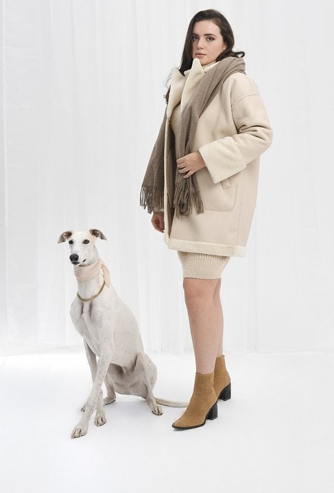 Śmietankowa kurtka kożuch