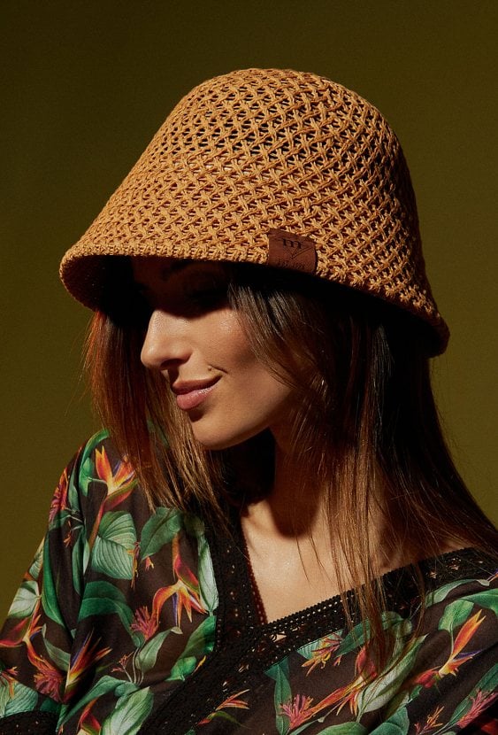 Stylowy kapelusz, idealny na lato