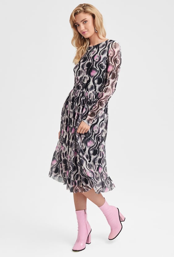 Wzorzysta sukienka mini z dzianiny mesh