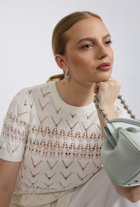 Ażurowy sweter z krótkim rękawem