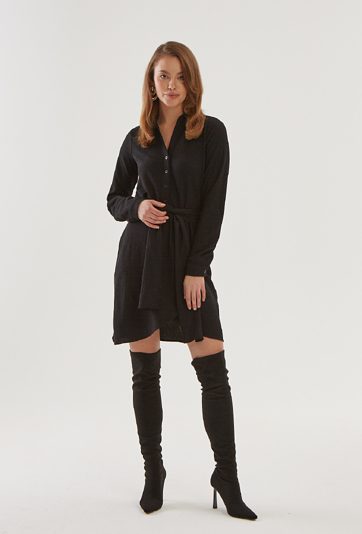 Czarna sukienka z zakładanym dołem