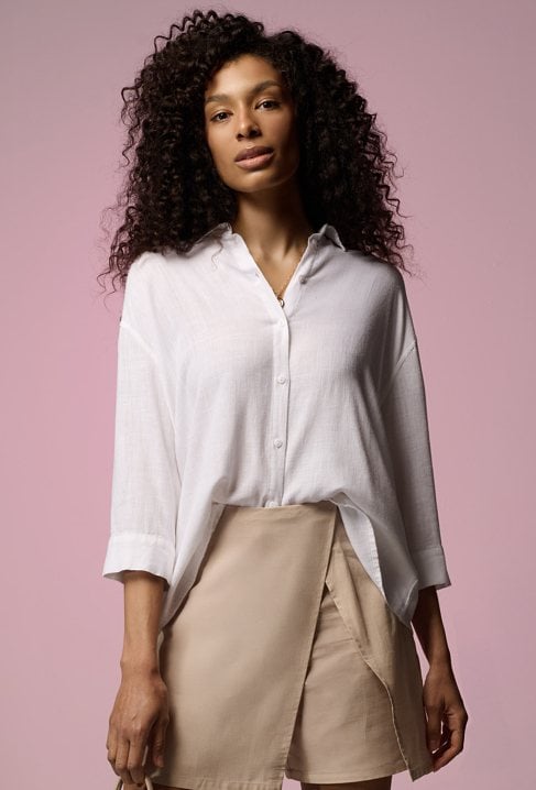 Biała koszula z wiskozy i lnu