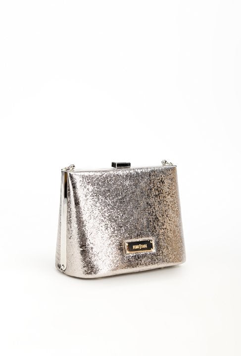 Kuferek z delikatnym połyskiem