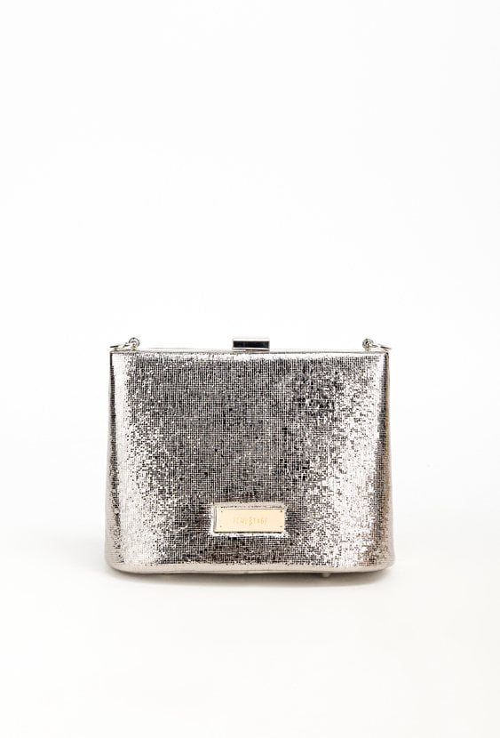 Kuferek z delikatnym połyskiem