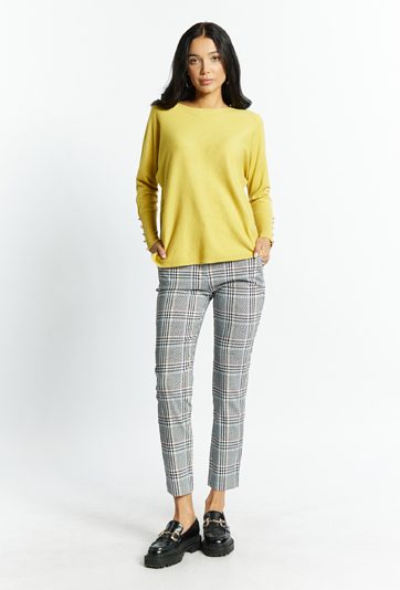 Sweter damski z ozdobnymi guzikami