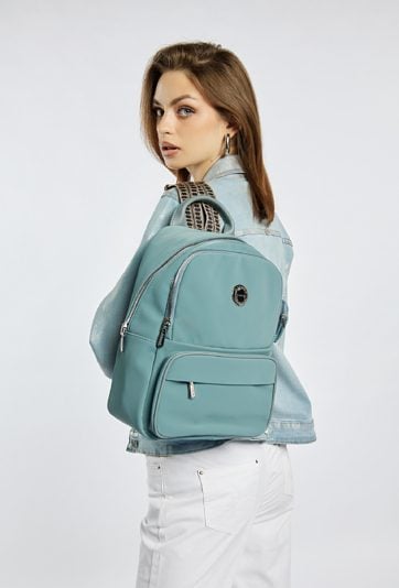 Damski plecak z regulowanymi paskami