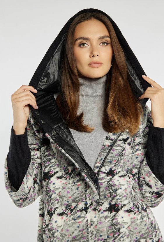 Wzorzysty płaszcz damski