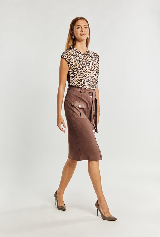 Spódnica z kontrastowymi kieszeniami