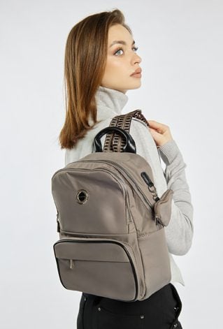 Damski plecak z regulowanymi paskami